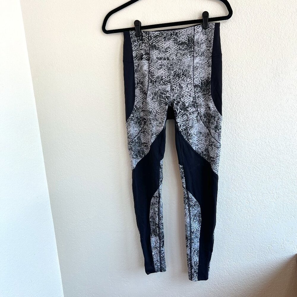 Lululemon Sweat and Repeat Black/Serigraph Starlight Legging, Sz 8